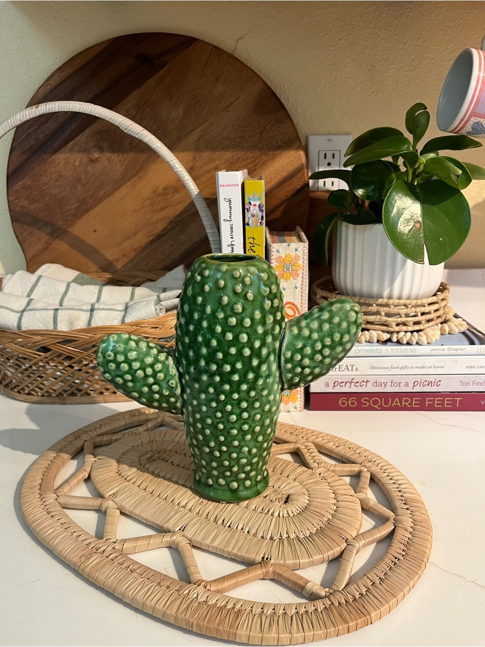 Serax Potteries Green Ceramic Cactus Vase - Picture 4 of 10